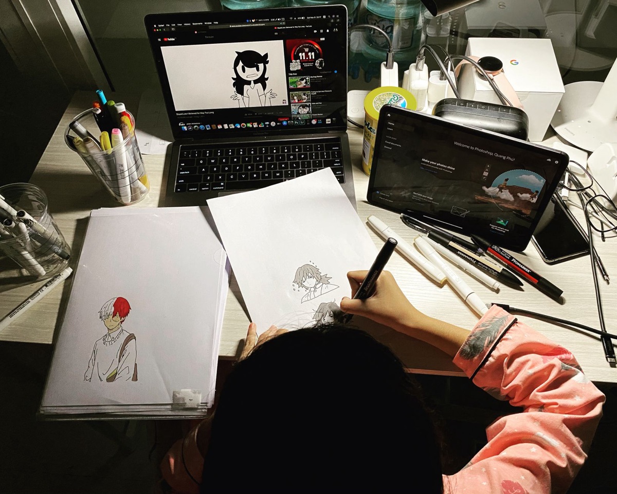 Studio di animazione con postazione di lavoro