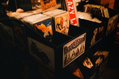 動畫作品深度拆解：世界觀設定、核心衝突與風格的判斷法